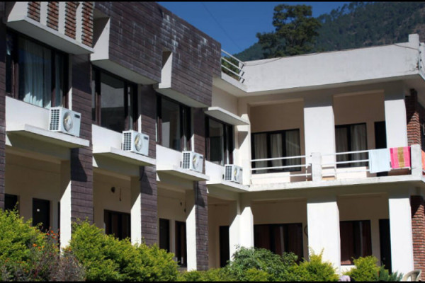 Hotel Shiv Parivar Resort